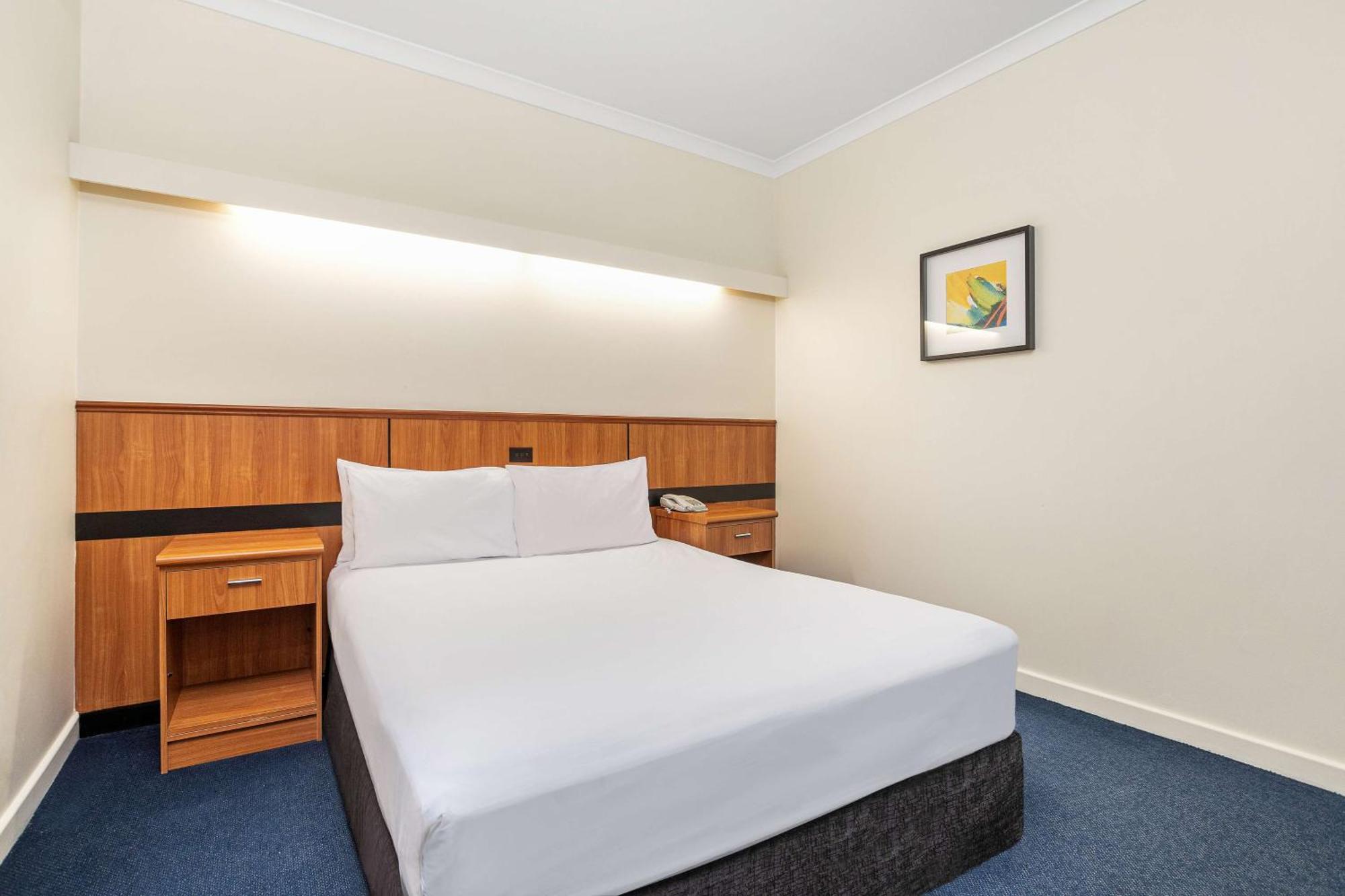 Metro Hotel Perth City Esterno foto